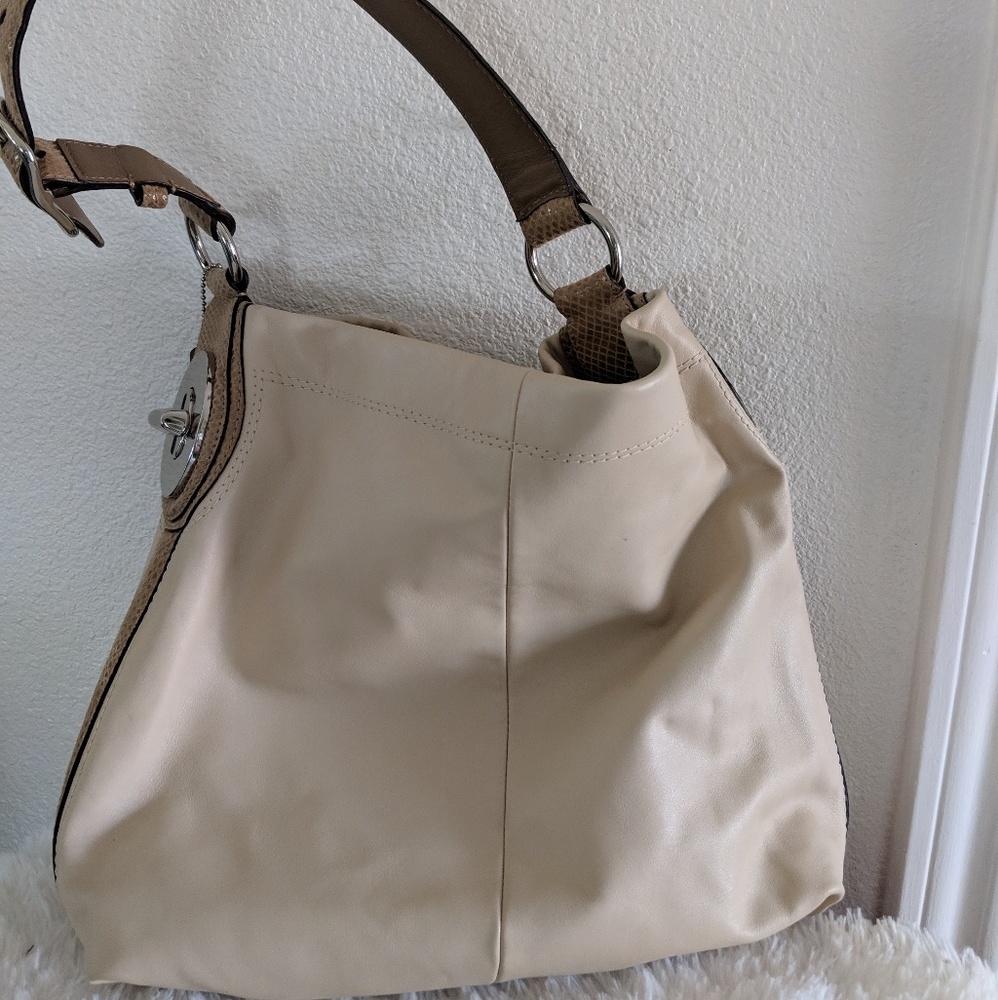 Coach Shoulder Bag - Picture 7 of 8